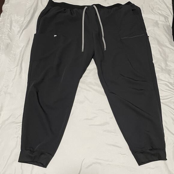Fabletics Women’s 4X On-Call Scrub Joggers Black Pants 6 Pockets Plus Size - Picture 1 of 5